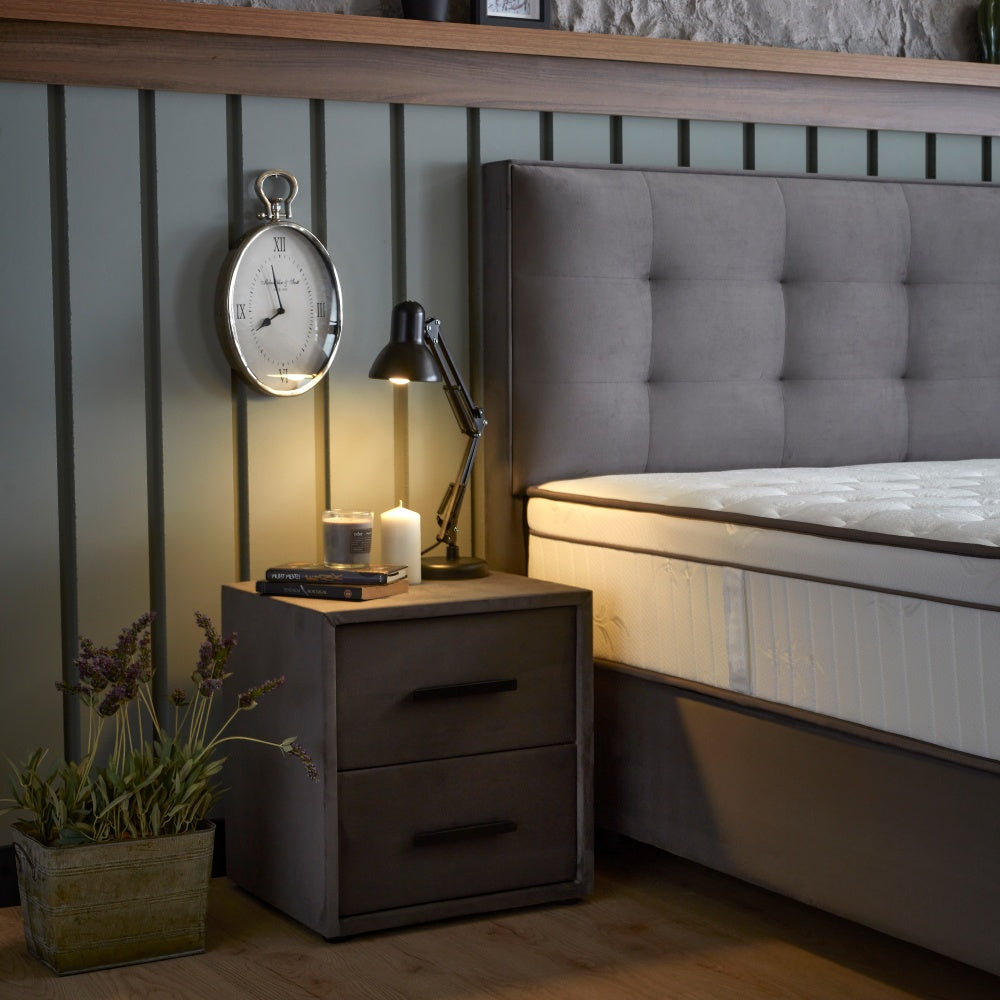 Boxspringbett / Stauraumbett  "ModeBedd" Skybedd in Grau & Beige mit Matratze und integriertem Stauraum