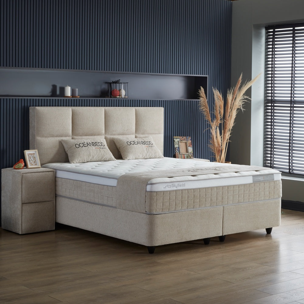 Boxspringbett / Stauraumbett  "OceanBedd " Skybedd in Beige mit Matratze und integriertem Stauraum