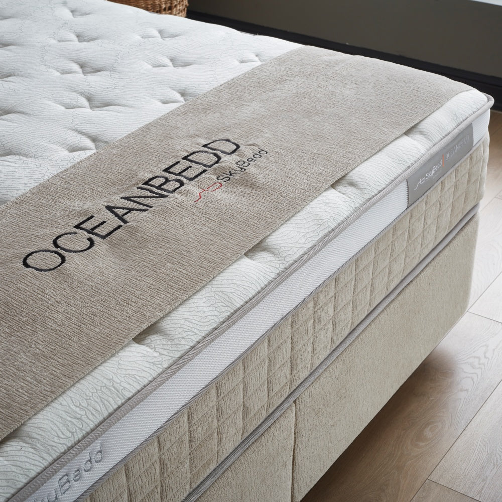 Boxspringbett / Stauraumbett  "OceanBedd " Skybedd in Beige mit Matratze und integriertem Stauraum