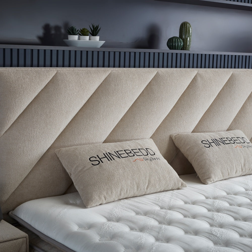 Boxspringbett / Stauraumbett "ShineBedd" Skybedd Creme mit Matratze und integriertem  Stauraum